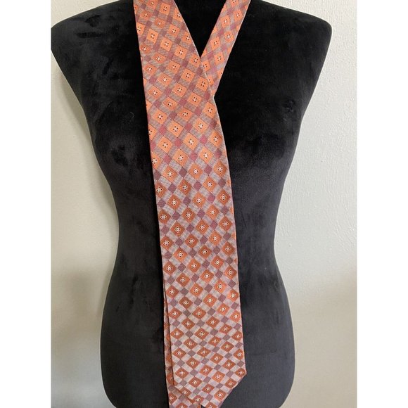 J. Crew Geometric Orange 100% Silk Men’s NeckTie Made In Italy - Picture 4 of 4